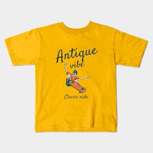 antique vibe classic ride Kids T-Shirt